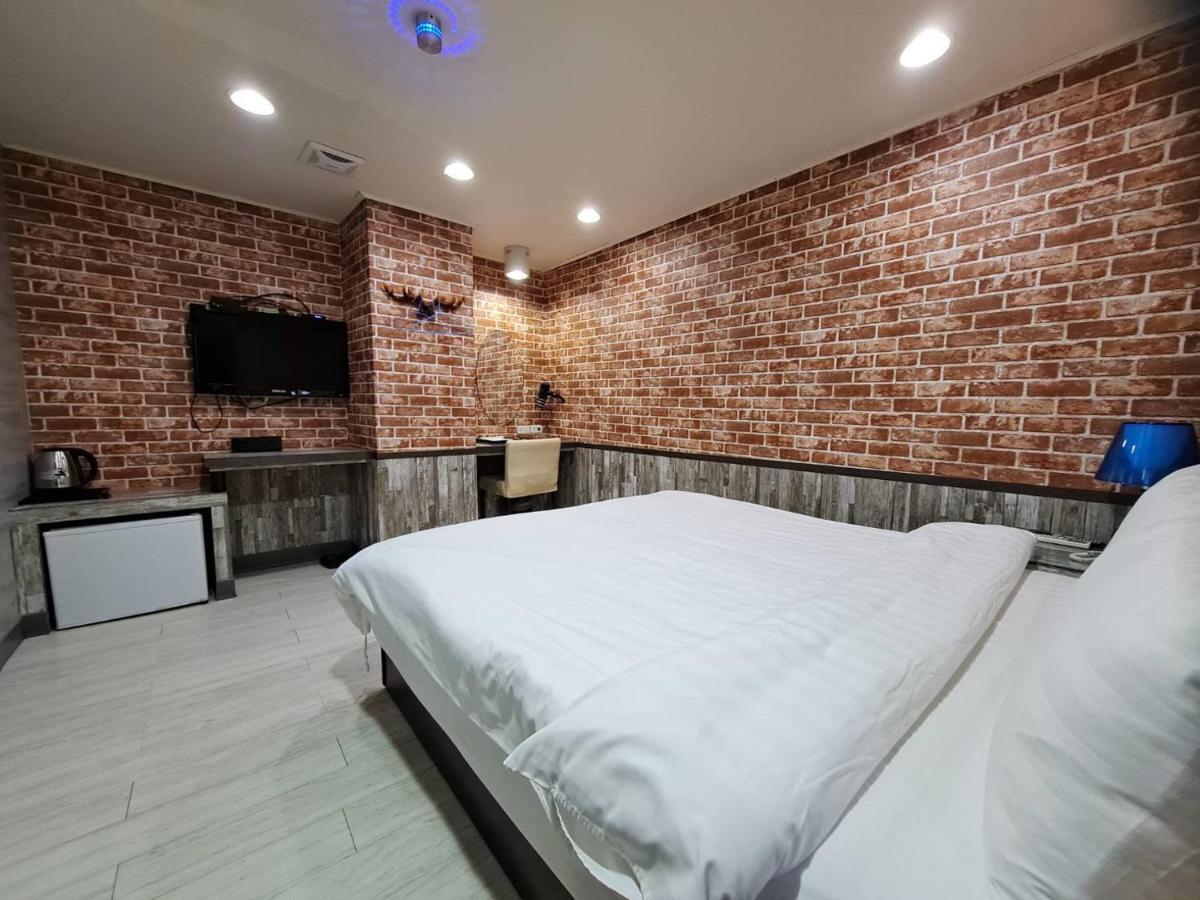 Bin Chen Business Hotel Hsinchu stad Exteriör bild
