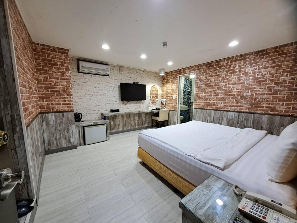 Bin Chen Business Hotel Hsinchu stad Exteriör bild